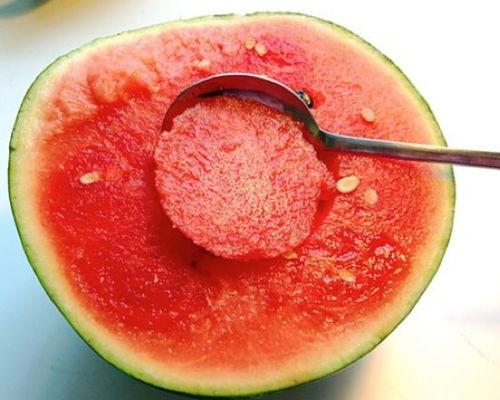 娱乐吃瓜酱喂西瓜,揭秘娱乐圈那些不为人知的幕后故事